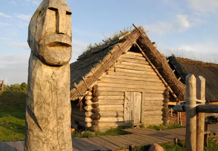 Skansen Wolin: Odkryj fascynującą historię Słowian i Wikingów