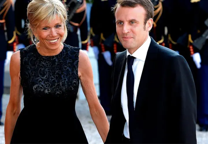 Brigitte i Emmanuel Macron, choć nie mają wspólnych dzieci, tworzą zgraną parę.