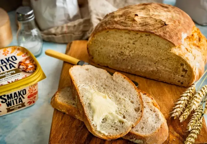 Jak upiec wiejski chleb na zakwasie godny smakosza? To sekret!