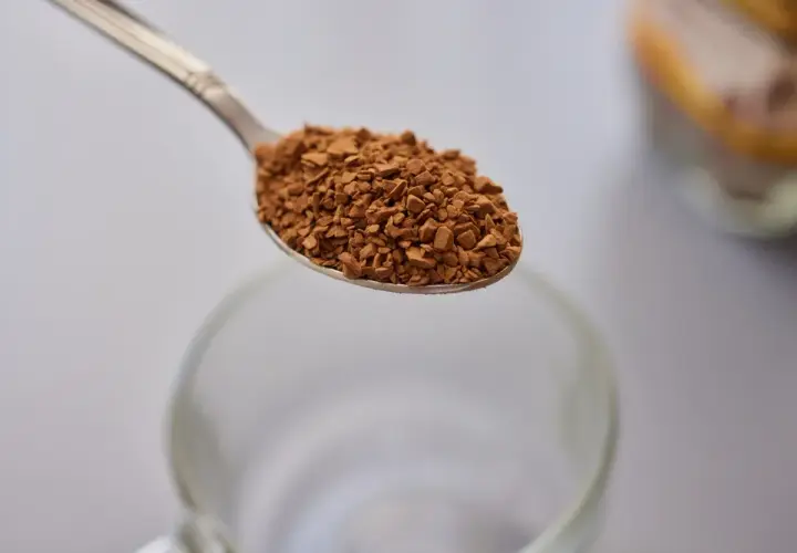 Kawa instant – co to znaczy i dlaczego warto ją znać?