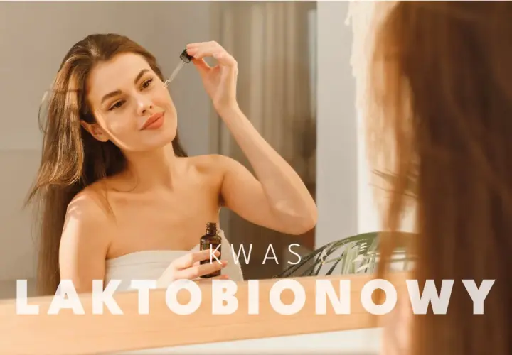 Kobieta aplikuje serum z kwasem laktobionowym na twarz, dbając o swoją skórę.