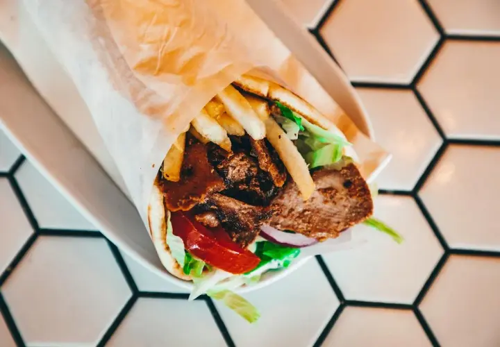 Pizza czy kebab: która potrawa jest zdrowsza i mniej kaloryczna?