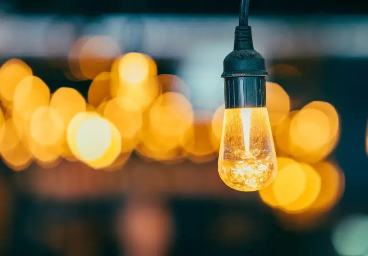Lampy z recyklingu: Stwórz DIY lub kup. Eko-design dla Twojego domu!