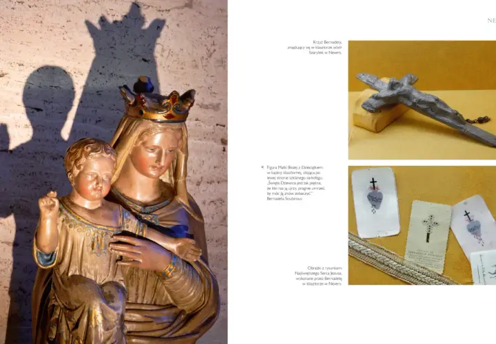 Figura Matki Bożej z Dzieciątkiem w Nevers, ważny ośrodek kultu maryjnego we Francji. Obok krzyż i obrazki wykonane przez św. Bernadetę.