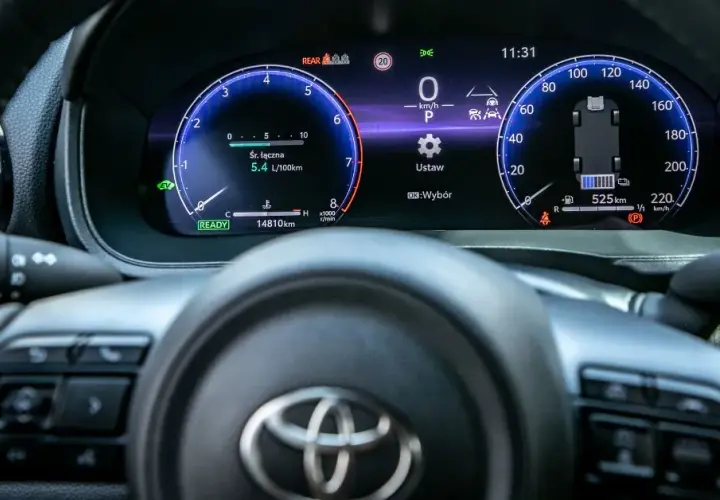 Ile pali Toyota Yaris 1.3 benzyna? Sprawdź realne spalanie i oszczędności