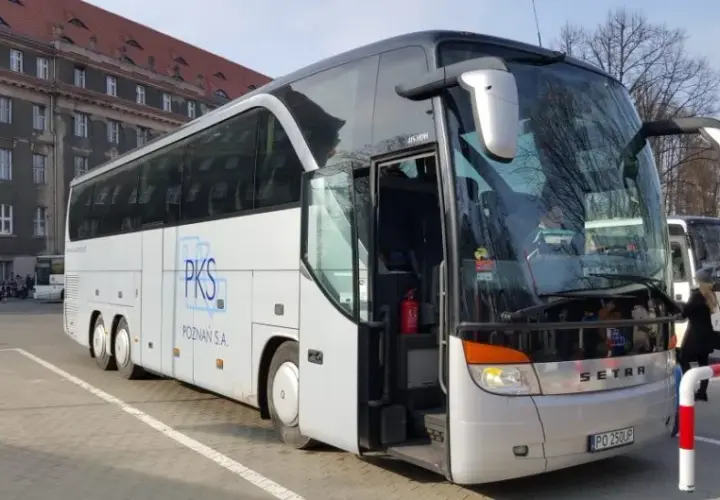 Ile kosztuje bus z Kołobrzegu do Dźwirzyna? Sprawdź ceny i trasy