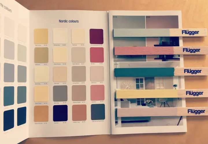 Próbki farby satynowej i matowej z palety "Nordic colours".