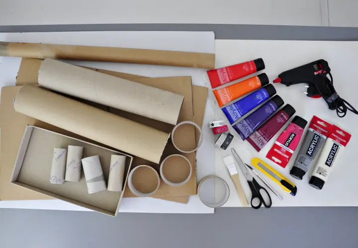 Koniec z bałaganem! Organizer z kartonu DIY prosty poradnik