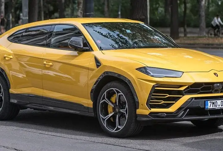 Lamborghini za 300 tys. zł? Poznaj ukryte koszty posiadania!