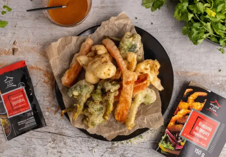 Chrupiące warzywa w cieście tempura, idealne do szybkiego przygotowania. Zobacz, tempura co to za pyszność!