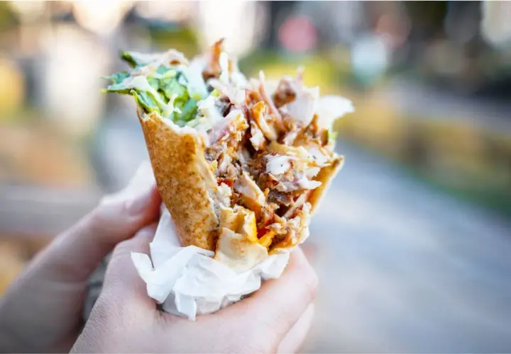Duży Kebab w Tortilli: Ile Ma Kalorii? Sprawdź Fakty!
