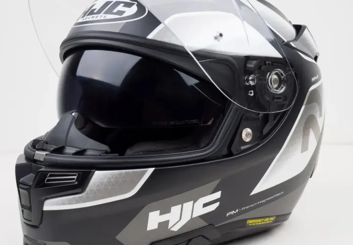 Casco HJC RPHA 70, negro con detalles plateados. Buscando hjc rpha 70 opiniones para tu próxima aventura.
