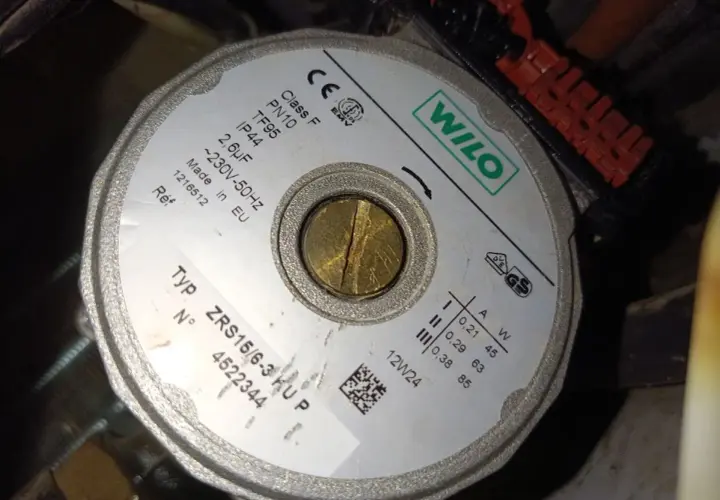 Pompa Wilo, model ZRS15/6-3 KUP, z oznaczeniami technicznymi: PN10, IP44, ~230V-50Hz, 12W24.