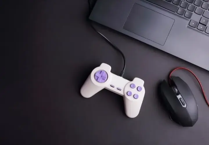 Jak podłączyć PS5 do laptopa? Graj bez TV! Remote Play czy grabber?
