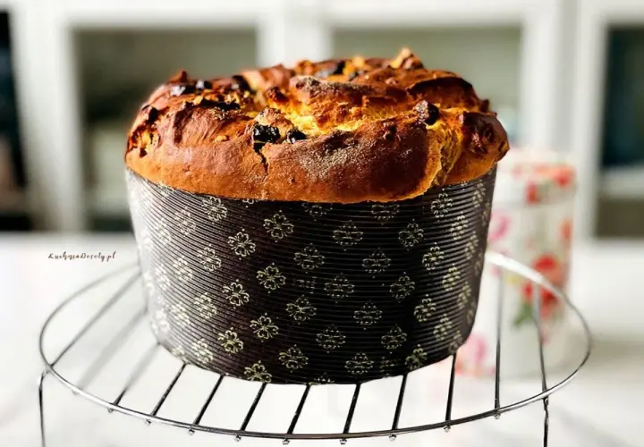 Puszysta babka drożdżowa, pachnąca jak u babci. Idealna na święta, według jej sekretnego przepisu.
