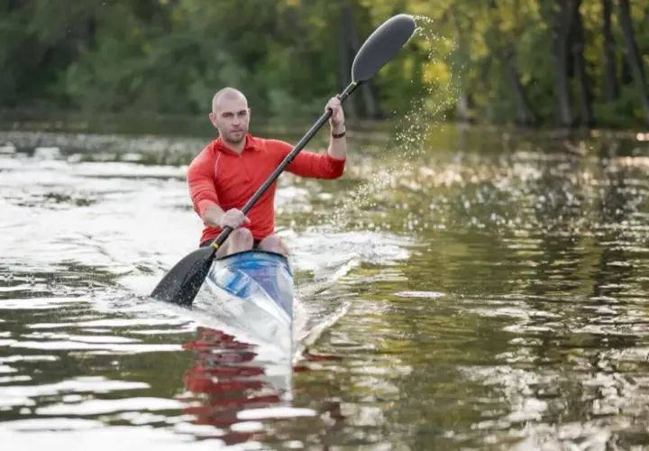 Czy można pływać kajakiem po Odrze? Przewodnik po trasach i zasadach