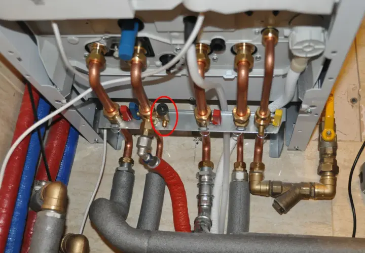 Piec Saunier Duval Isotwin Condens: Wydajny system grzewczy