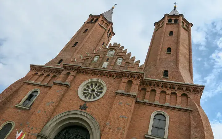 Płock co zwiedzić: najlepsze atrakcje i miejsca, których nie możesz przegapić