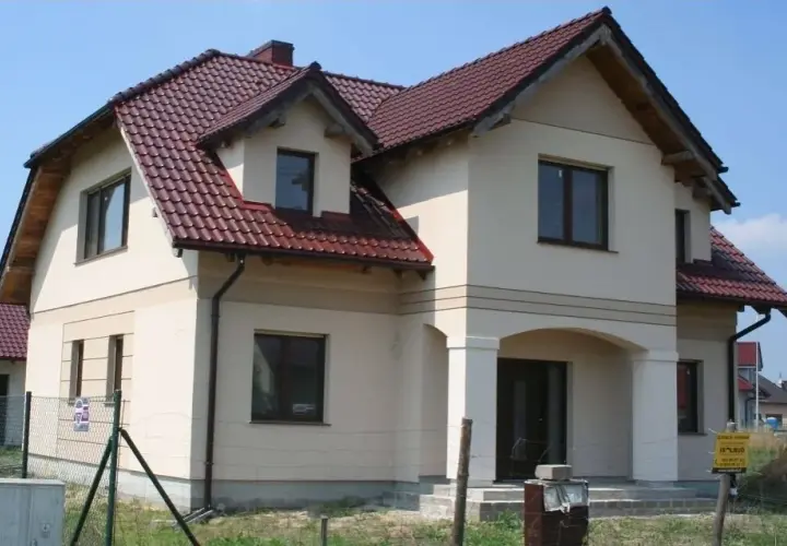 Jaka elewacja do kasztanowego dachu: 5 sprawdzonych kompozycji kolorów