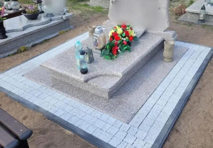 Jakie płytki na cmentarz wybrać? Porównanie materiałów i stylów
