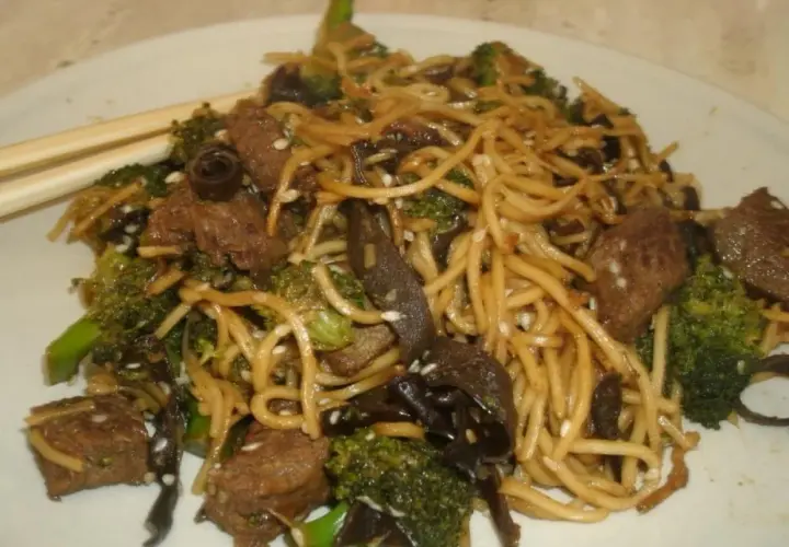 Pyszna wieprzowina w sosie teriyaki - proste przepisy i porady kulinarne