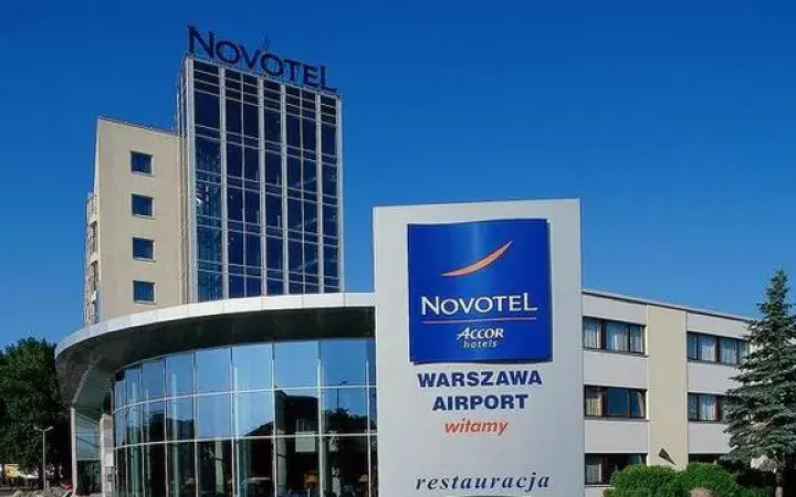 Jak dojechać do hotelu Airport Okęcie - najlepsze opcje transportu