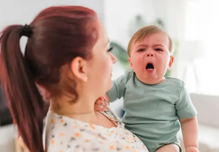 Dziecko kaszle w nocy? Poznaj przyczyny i znajdź ulgę!