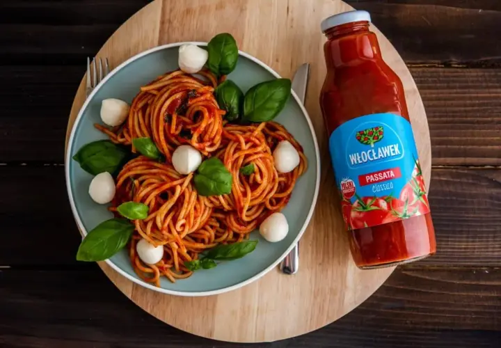 Szybki i prosty przepis na sos do spaghetti z passaty, który zachwyci