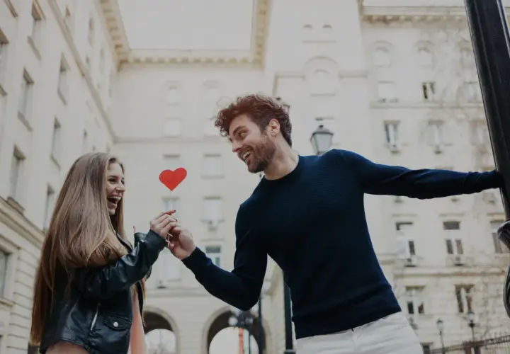 Miłość od pierwszego wejrzenia: Mit czy rzeczywistość? Co mówi nauka?