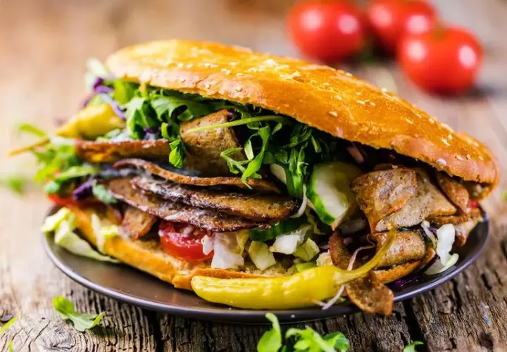 Kebab czy zdrowy? Odkryj, co naprawdę kryje się w kebabie