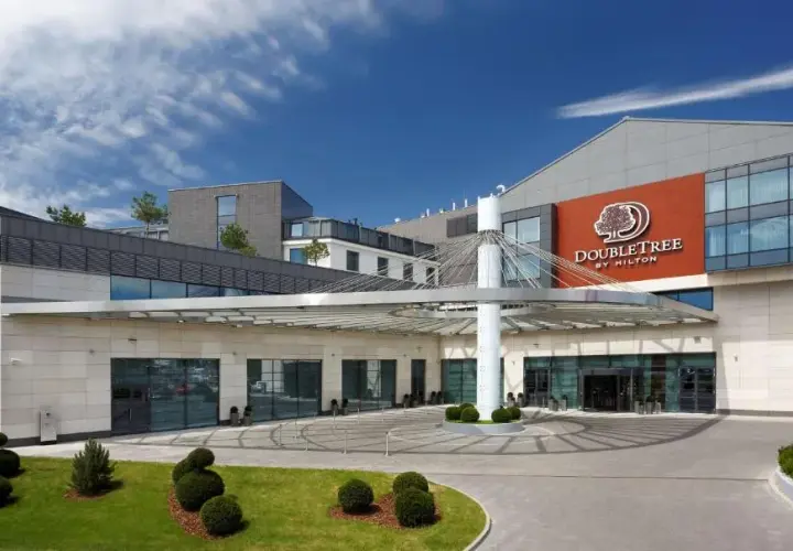 Ile jest hoteli Hilton w Polsce? Odkryj ich lokalizacje i usługi