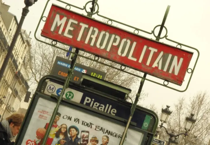 Jak dojade do Paryża? Najlepsze i tanie opcje transportu z Polski