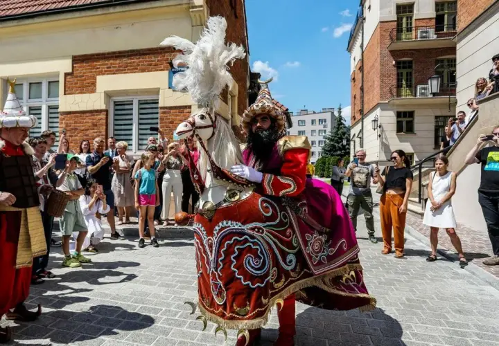 Lajkonik w Krakowie: Gdzie się zatrzymuje? Pełna trasa i godziny