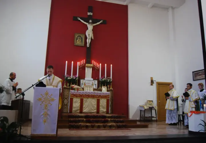 O której godzinie jest litania do Matki Bożej - aktualne godziny nabożeństw