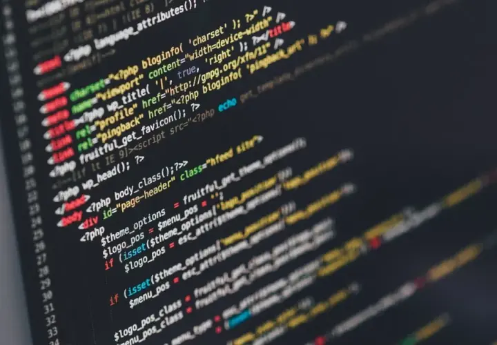 Co oznacza skrót HTML? Poznaj tajniki języka stron internetowych