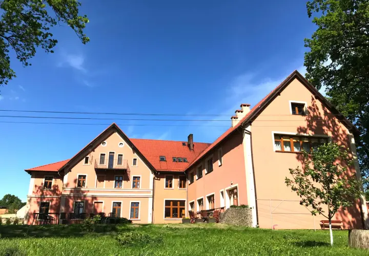 Dom Seniora Pod Dębami Wrząsowice: Co musisz wiedzieć przed wyborem?