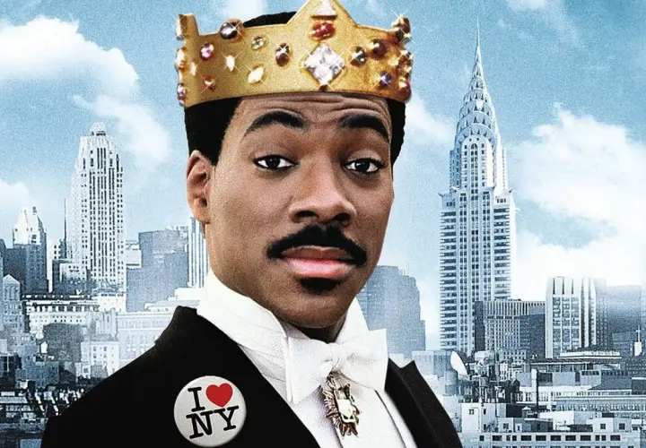 Eddie Murphy som en prins i New York, med krona och "I Love NY"-knapp.