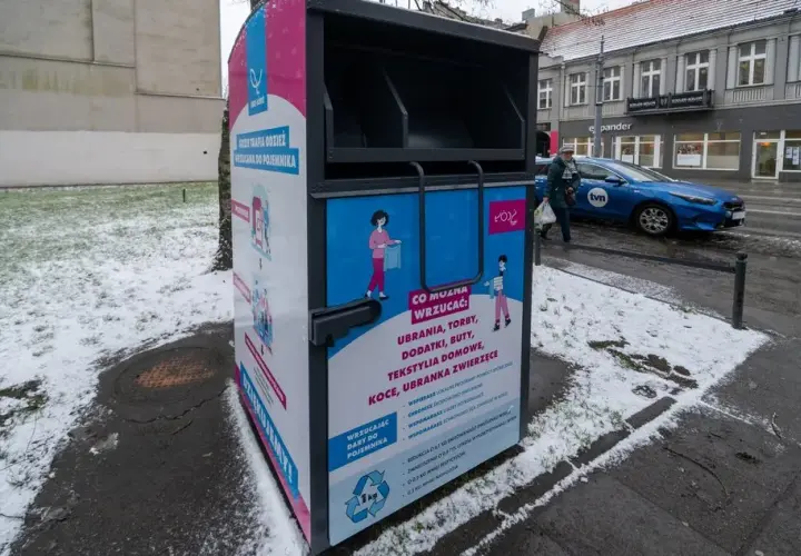 W czym wyrzucać śmieci? BIO, tekstylia i zmiany od 2025.