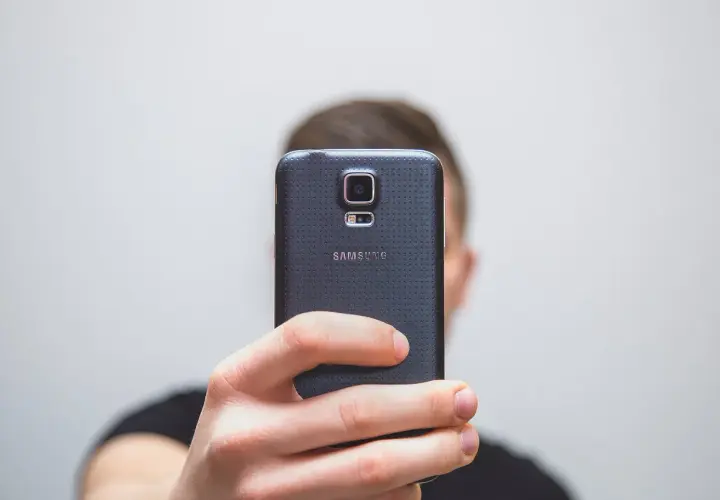 Jak sprawdzić aparat w telefonie i uniknąć problemów z jakością zdjęć