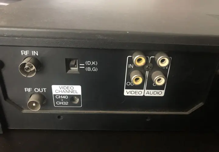 Jak podłączyć magnetowid do telewizora? Proste kroki, które zadziałają
