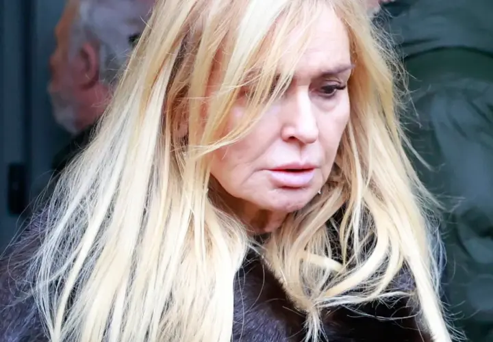 Monika Olejnik zamyślona, widać zmęczenie. Czy to choroba wpłynęła na jej wygląd?