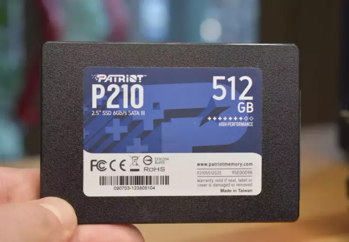 Dysk SSD Patriot P210 512GB. Czy warto wymieniać dysk HDD na SSD w PS4? Szybkość ładowania gier wzrośnie.