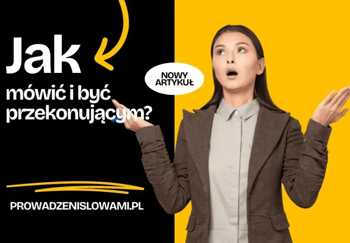 Kobieta w garniturze z otwartymi dłońmi, zadziwiona, na tle czarno-żółtym z tekstem.