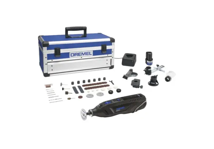Zestaw Dremel 8260 z walizką, narzędziem wielofunkcyjnym, ładowarką i licznymi akcesoriami do precyzyjnych prac.