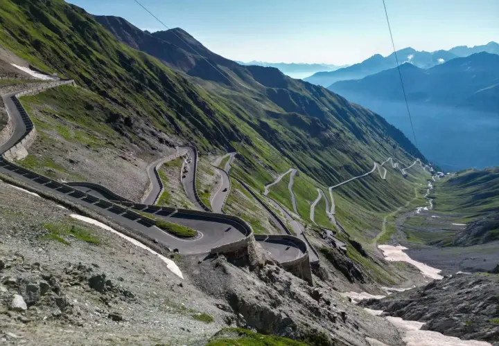 Odkryj piękno przełęczy Stelvio Passo: Planuj swoją wyprawę już teraz