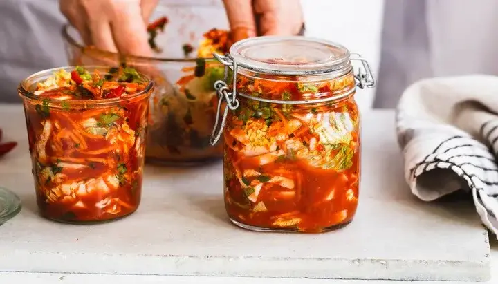 Gdzie kupić kimchi w Warszawie? Sprawdź najlepsze miejsca!