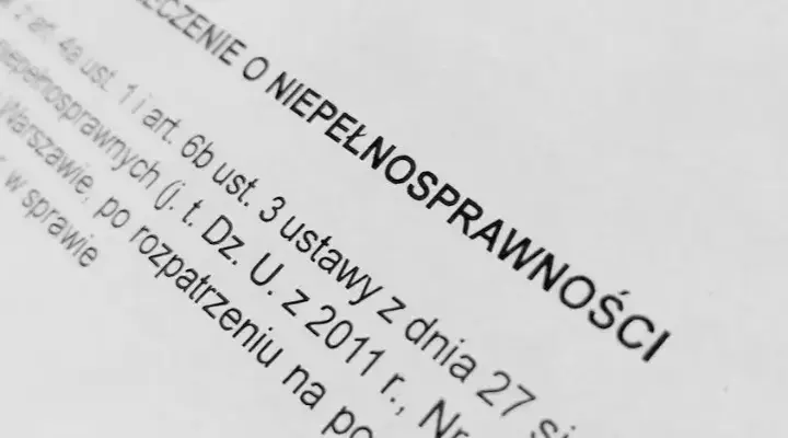 Czy opiekun osoby niepełnosprawnej może dorobić? Sprawdź ograniczenia