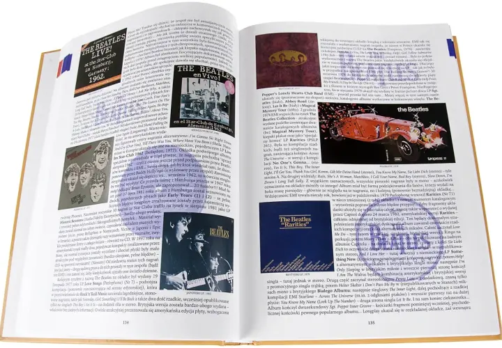 Brytyjski zespół rockowy The Beatles na okładkach płyt i w książce.