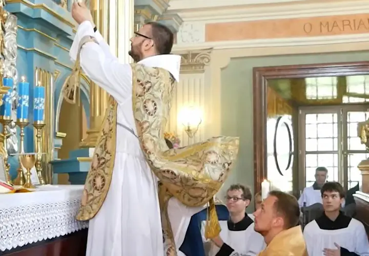 Ile trwa msza trydencka? Czas trwania i co warto wiedzieć