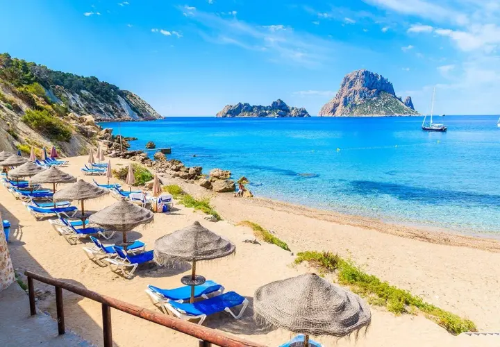 Ibiza: Trzecia co do wielkości wyspa Balearów z niezwykłymi atrakcjami